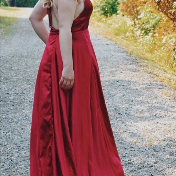 Prom dress - Picture 4 of 5